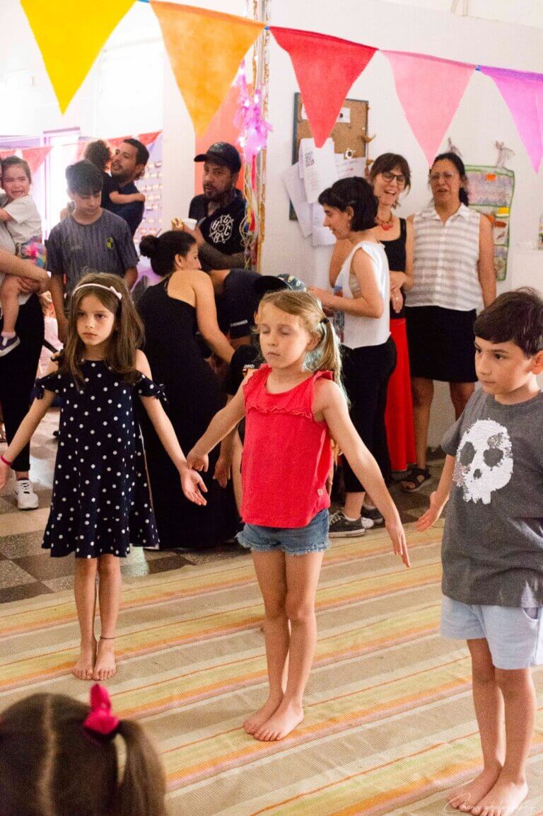 Satanama Yoga infantil