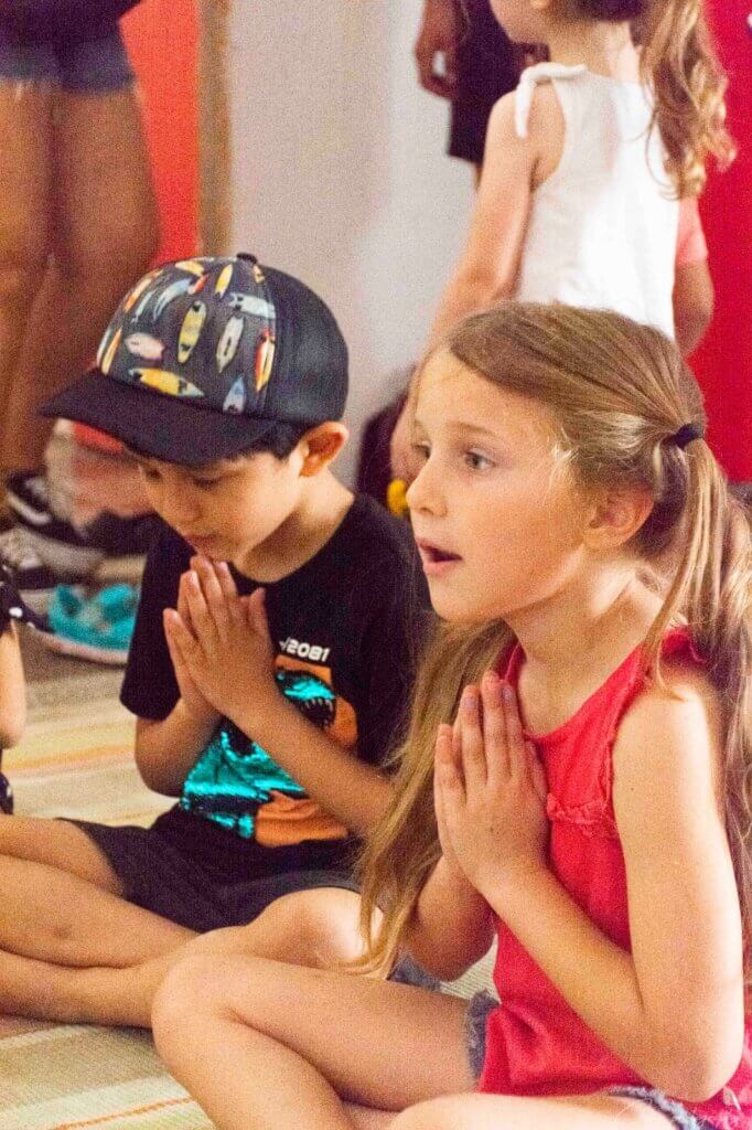 Satanama Yoga infantil